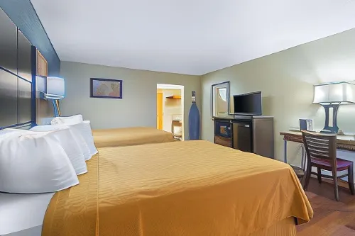 Econo Lodge Inn & Suites Gatlinburg at the Convention Center Photos