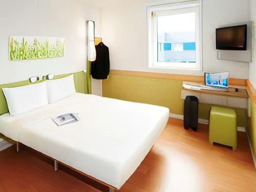 Ibis Budget Saint-Maurice Photos