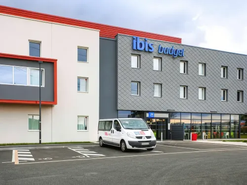 Ibis Budget Saint-Genis-Pouilly Genève Exterior Photos
