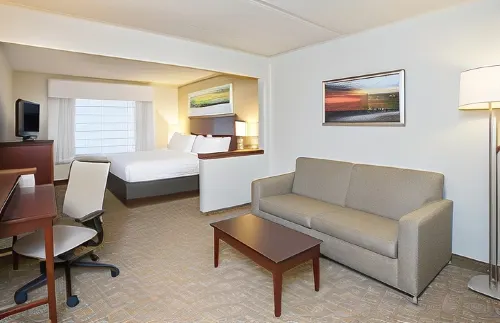 Holiday Inn Baltimore BWI Airport Rooms Photos