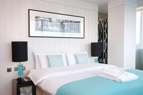 Clayton Hotel Chiswick Photos
