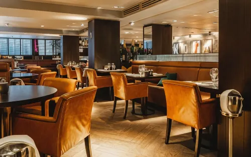 Dakota Glasgow Dining Photos