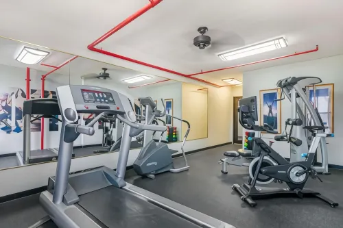 Best Western Plus Universal Inn Thư giãn & Giải trí Photos