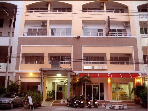 The Now Hotel Extérieur Photos