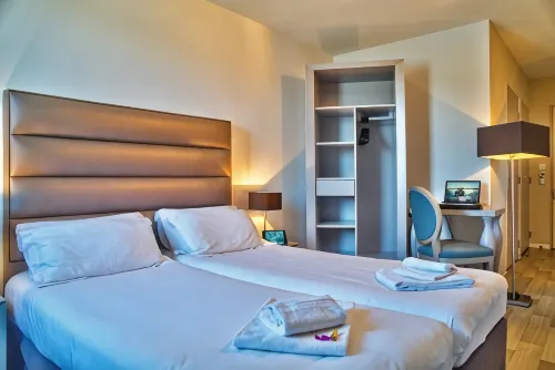 Adonis Hotel Bayonne Photos