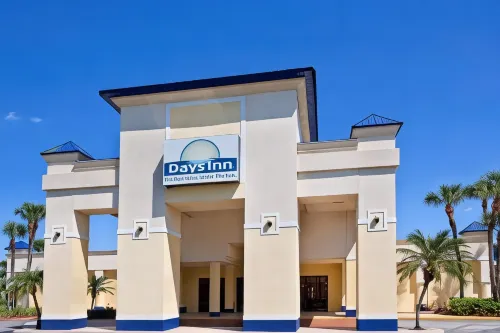 Days Inn by Wyndham Orlando Airport Florida Mall Esterni Photos