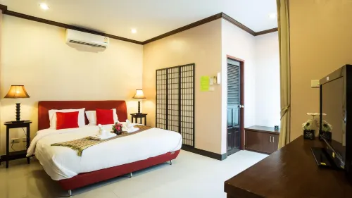 Kata Beachwalk Hotel and Bungalows Zimmer Photos