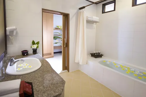 Thai House Beach Resort Phòng Photos