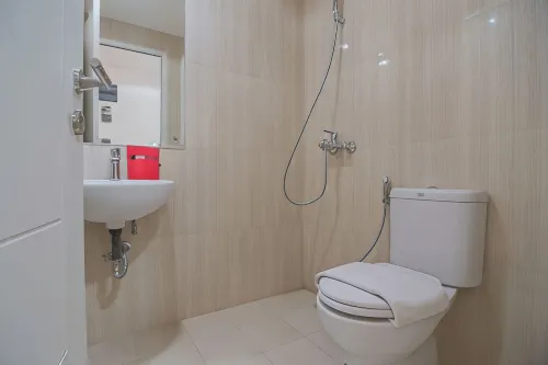 RedDoorz Apartment @ Sentul Tower Kamar Photos