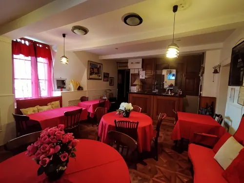 Hotel de Savoie Dining Photos