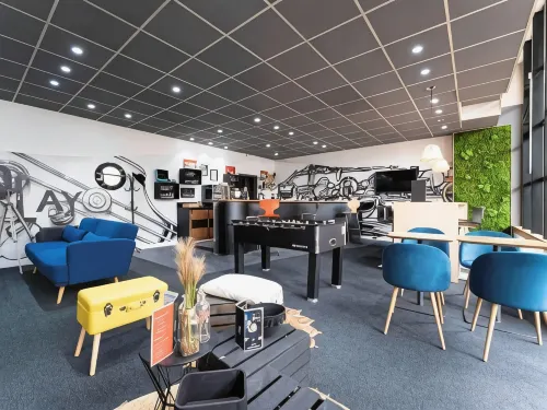 Hôtel ibis Paris Pantin Eglise Espaces publics Photos