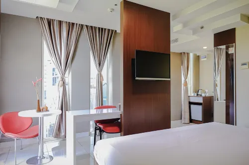 Empress Hotel Makassar City Center by Life Kamar Photos