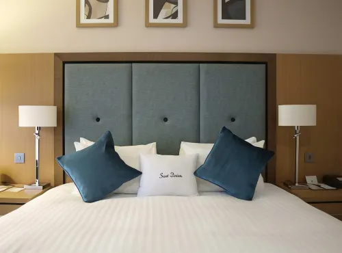 DoubleTree by Hilton London Victoria Photos