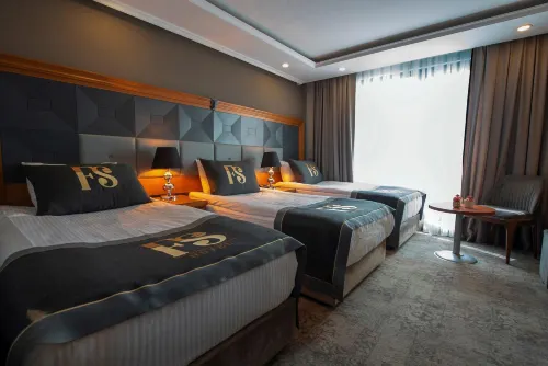 Four Seven Hotel Photos