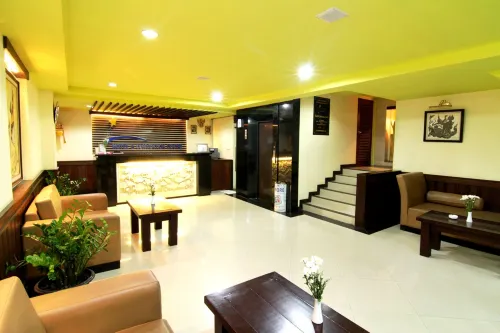 Nirmala Hotel & Convention Centre Area Publik Photos