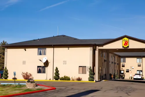 Super 8 by Wyndham Elko Exterior Photos