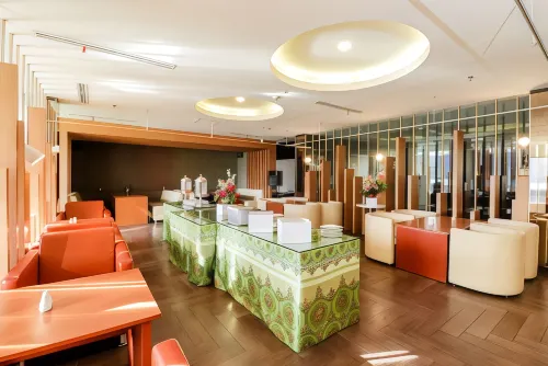 Empress Hotel Makassar City Center by Life Makanan Photos