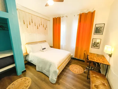 ITH Mission Beach Backpacker Hostel Rum Photos