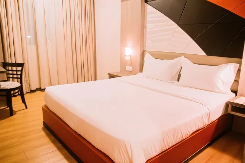 The Golden Bay Hotel Batam Camere Photos