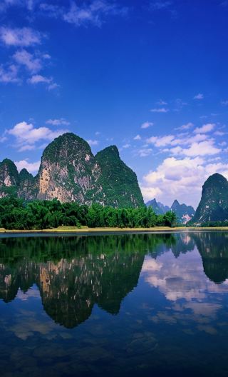 4D3N • Friday Special: CNY100 per pax 'Only for Intl tourist' Top Attractions You Can't Miss: Guilin + Yangshuo + Guilin Li River 4-star Cruise + Rafting on Yulong River