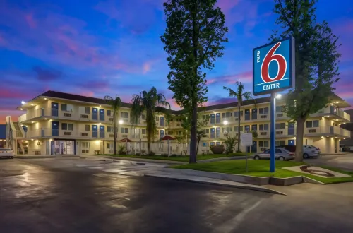 Motel 6 San Bernardino, CA - North Außen Photos