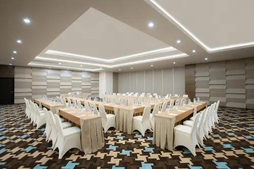 Hotel Santika Kelapa Gading Fasilitas Bisnis Photos