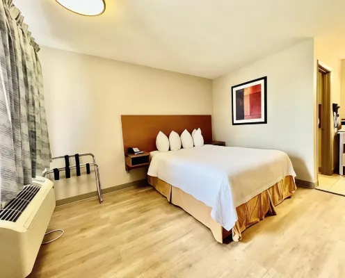 Days Inn & Suites by Wyndham Arlington Near Six Flags Photos