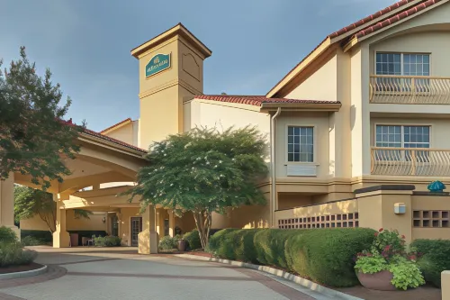 La Quinta Inn & Suites by Wyndham Raleigh Durham Airport Udvendigt Photos