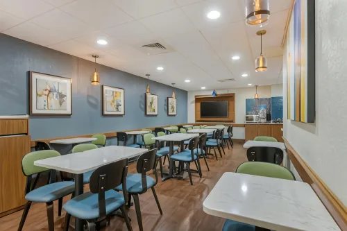 Best Western Plus Universal Inn Ăn uống Photos