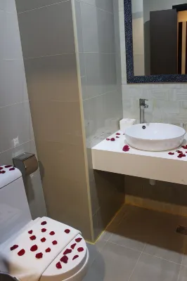 The Golden Bay Hotel Batam Camere Photos