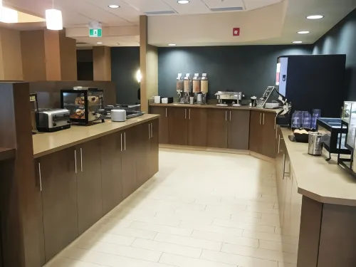 Best Western Plus Winnipeg West Restauration Photos
