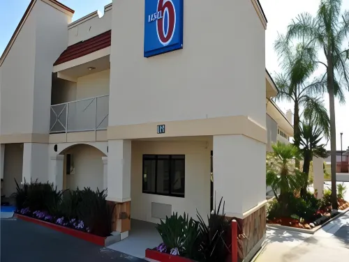 Motel 6 Carlsbad, CA - Near Legoland Extérieur Photos