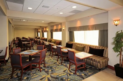 Holiday Inn Express & Suites Toluca Zona Aeropuerto Restauration Photos