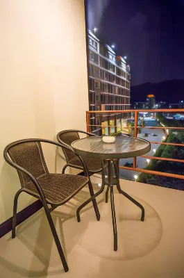 The Elegant Patong Area Publik Photos