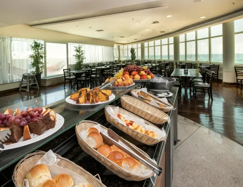 Comfort Suites Macaé Dining Photos