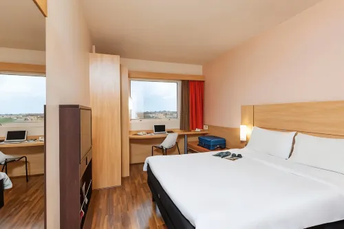 Ibis Sao Carlos Photos