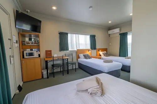 Halfway Motel Featured Photos