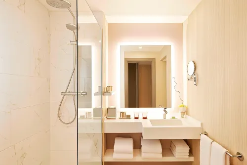 Hôtel Renaissance Paris La Défense Chambres Photos