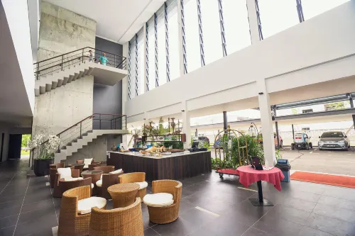 Roxy Sematan Villa & Townhouse Espaces publics Photos