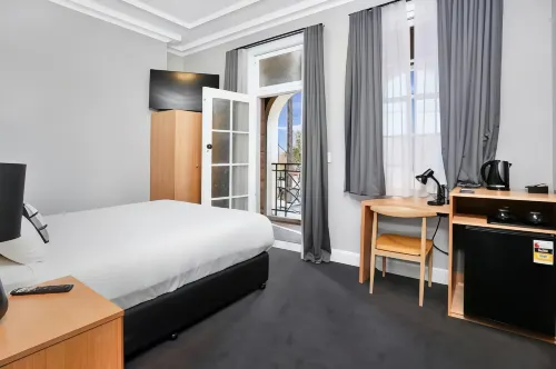 Penshurst Hotel Photos