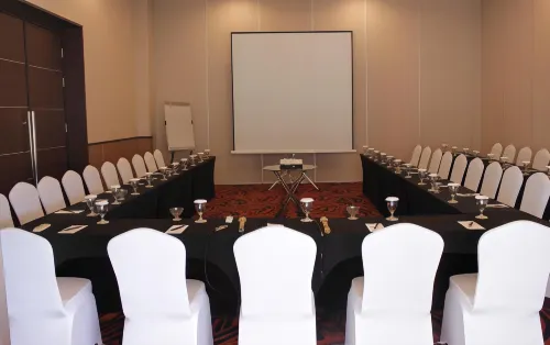 Horison Hotel Sukabumi Fasilitas Bisnis Photos