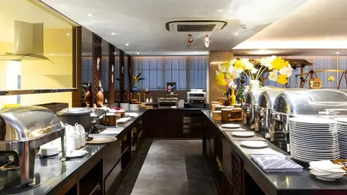 Louis Kienne Hotel Pandanaran Dining Photos