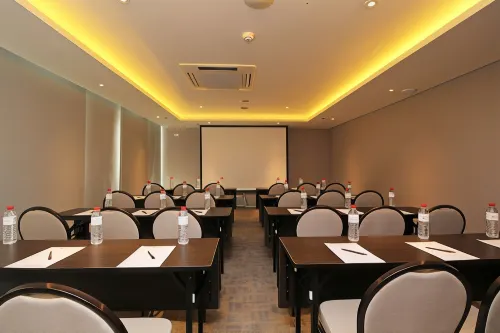 Swiss-Belhotel Pondok Indah Fasilitas Bisnis Photos