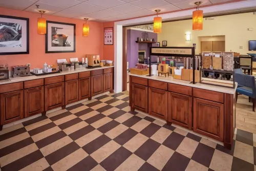 Hampton Inn & Suites Binghamton/Vestal Restauration Photos