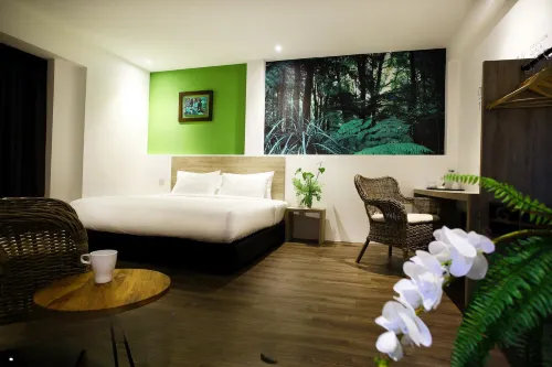 H Boutique Hotel Xplorer Loke Yew Photos