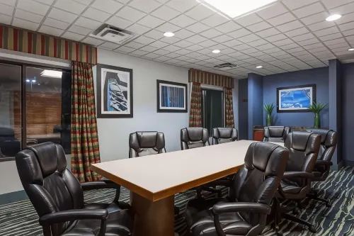 Wingate by Wyndham Chesapeake Business Facilities Photos