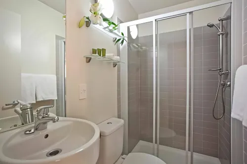 Holiday Inn Queenstown Frankton Road Photos
