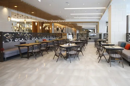 Grand Bay Resort Hotel Restauration Photos