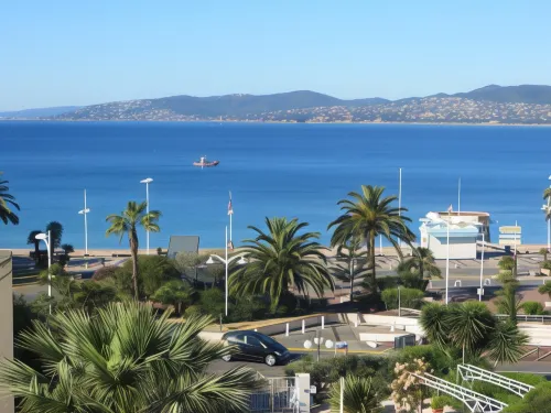 Résidence Le Méditerranée - Saint Raphaël - Vacances Bleues À proximité de l'hôtel Photos