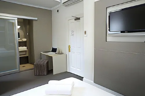 Best Western Melbourne City Photos